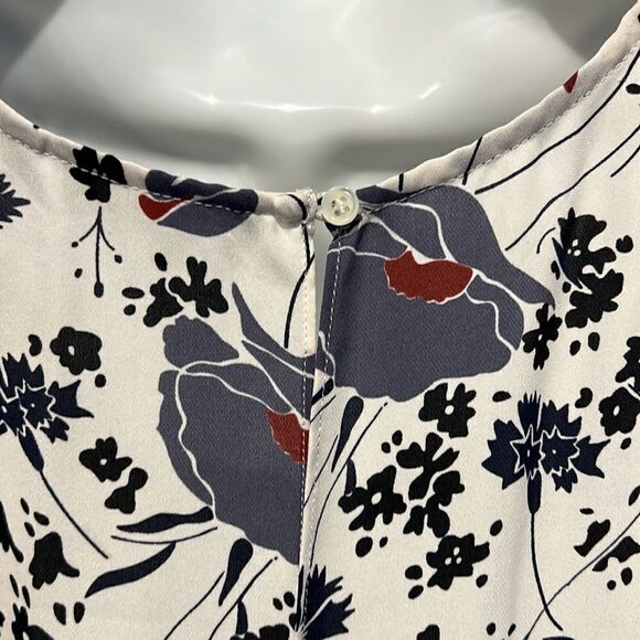 Theory 100% Silk Sleeveless Top Size Small - Picture 9 of 11